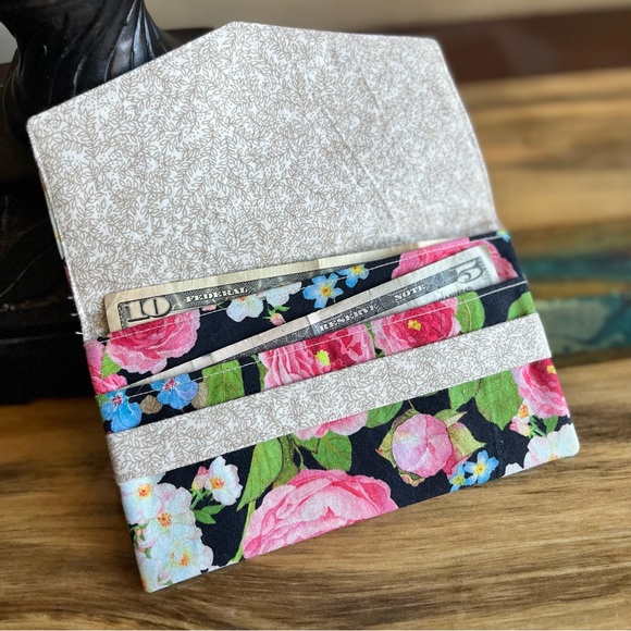 Flower Bouquet Print Cash Envelope/Receipt holder Fabric Handmade Wallet - Picture 4 of 4